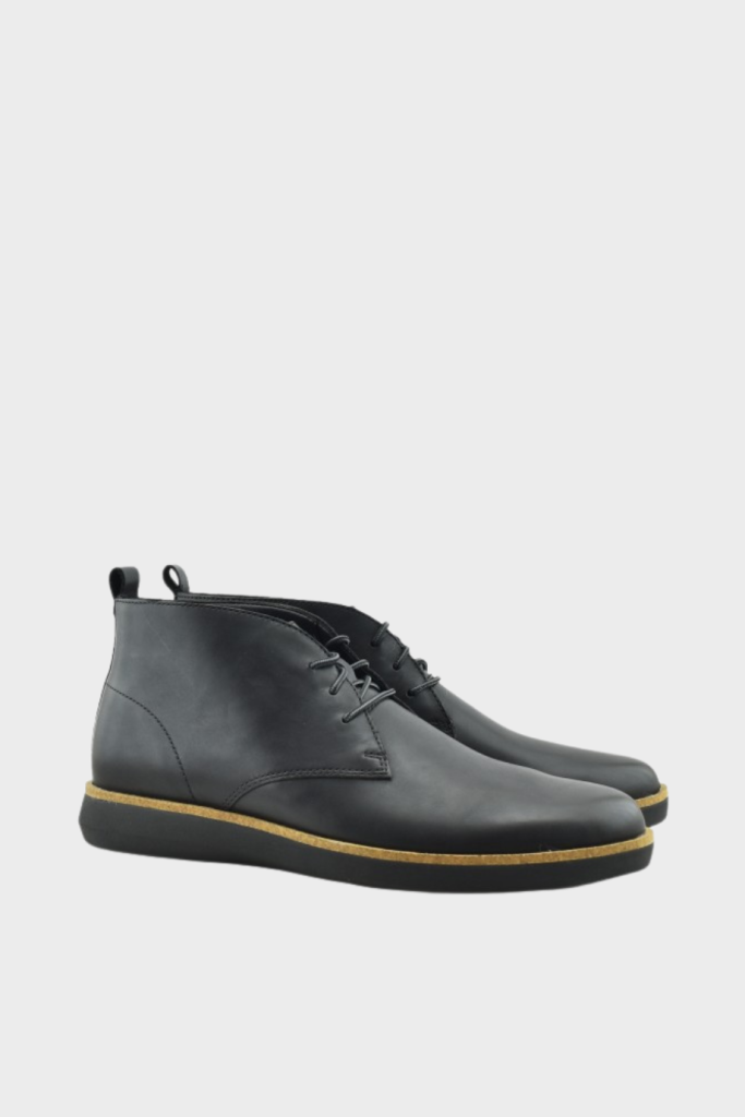 fairford mid clarks black (1)
