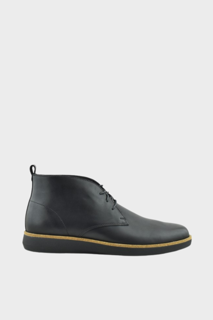 fairford mid clarks black