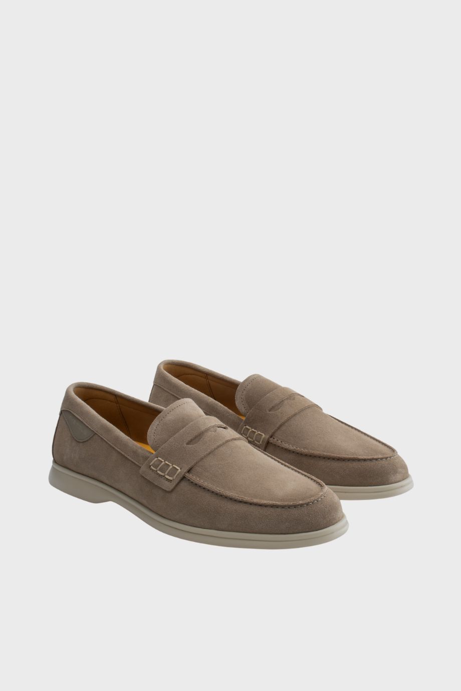 13437 11218AM Taupe ambitious 1