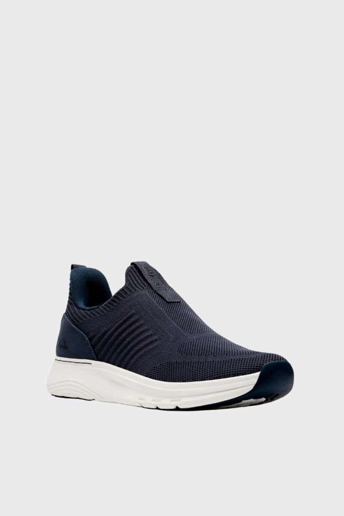 clarks motion trek in navy knit 1