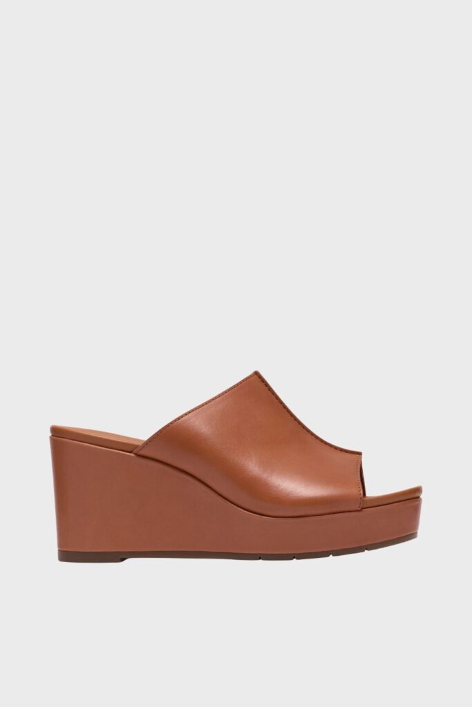 clarks sabina mule tan