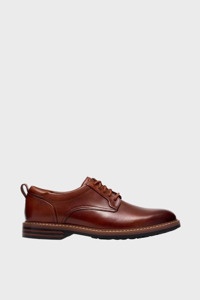 clarks aldwin chukka tan