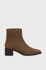 clarks wren top walnut suede